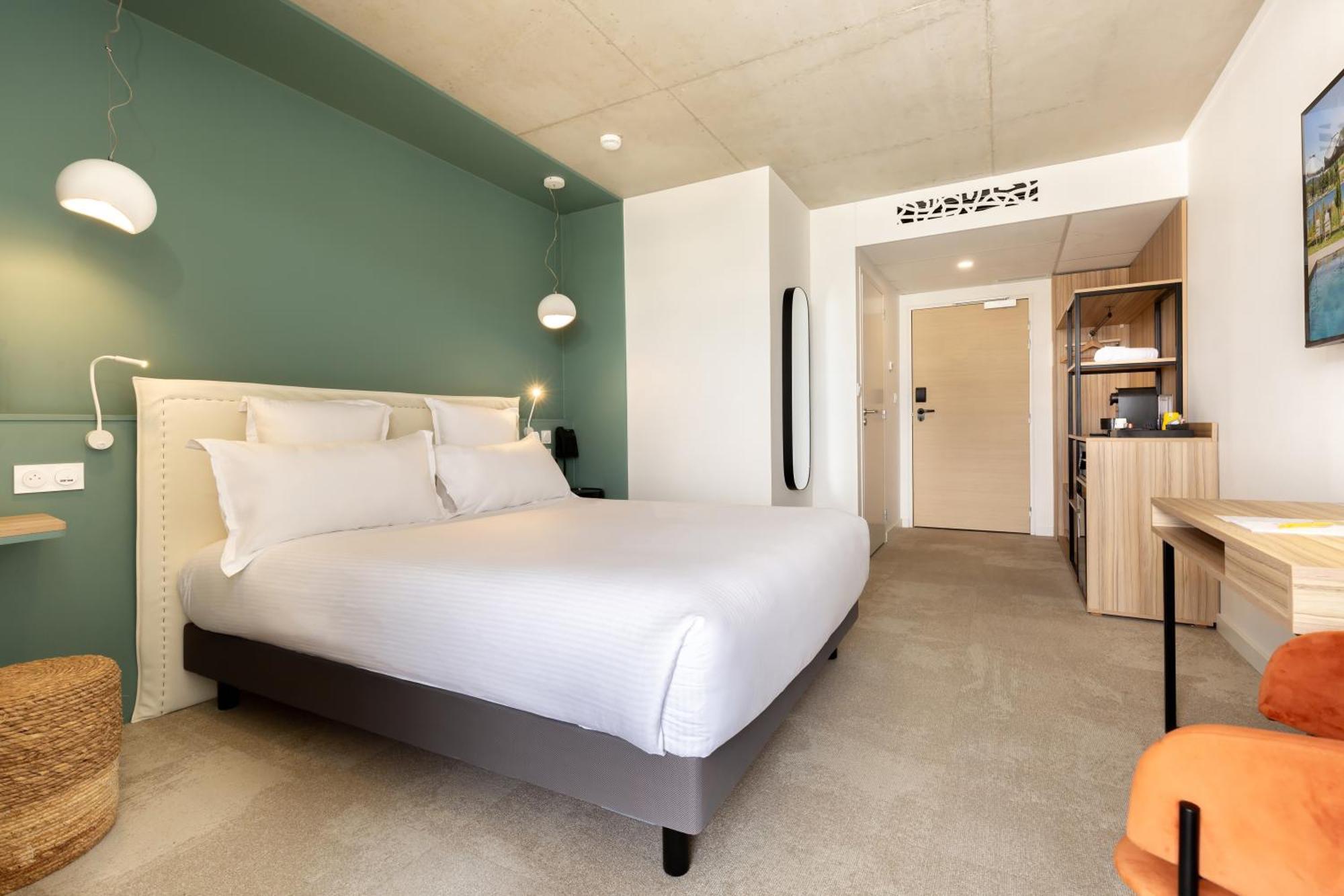 Golden Tulip Hotel & Rooftop Martigues Provence Exterior photo